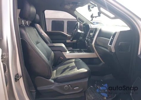 2018 Ford F-250 Lariat z USA, uszkodzony, nr VIN 1FT7W2B64JEB50305